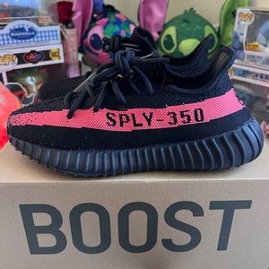 Yeezy 350 black NWT